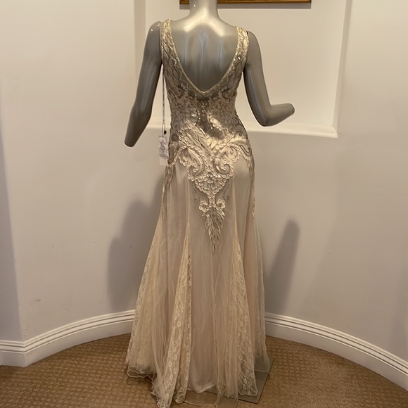 Sue Wong Nocturne Formal Beaded Ivory Gown Size 4 - Picture 8 of 15